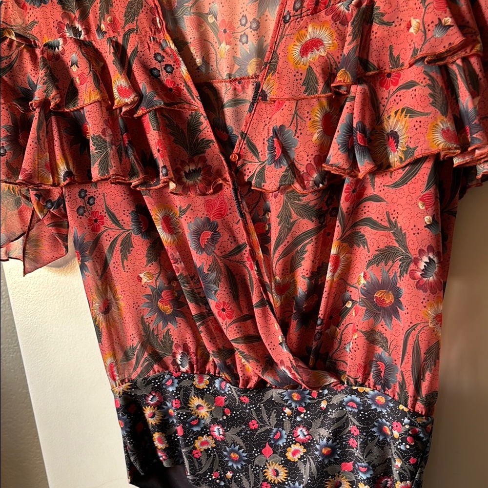 ✨Donating soon✨Floral Ruffle Bodysuit - Picture 2 of 4